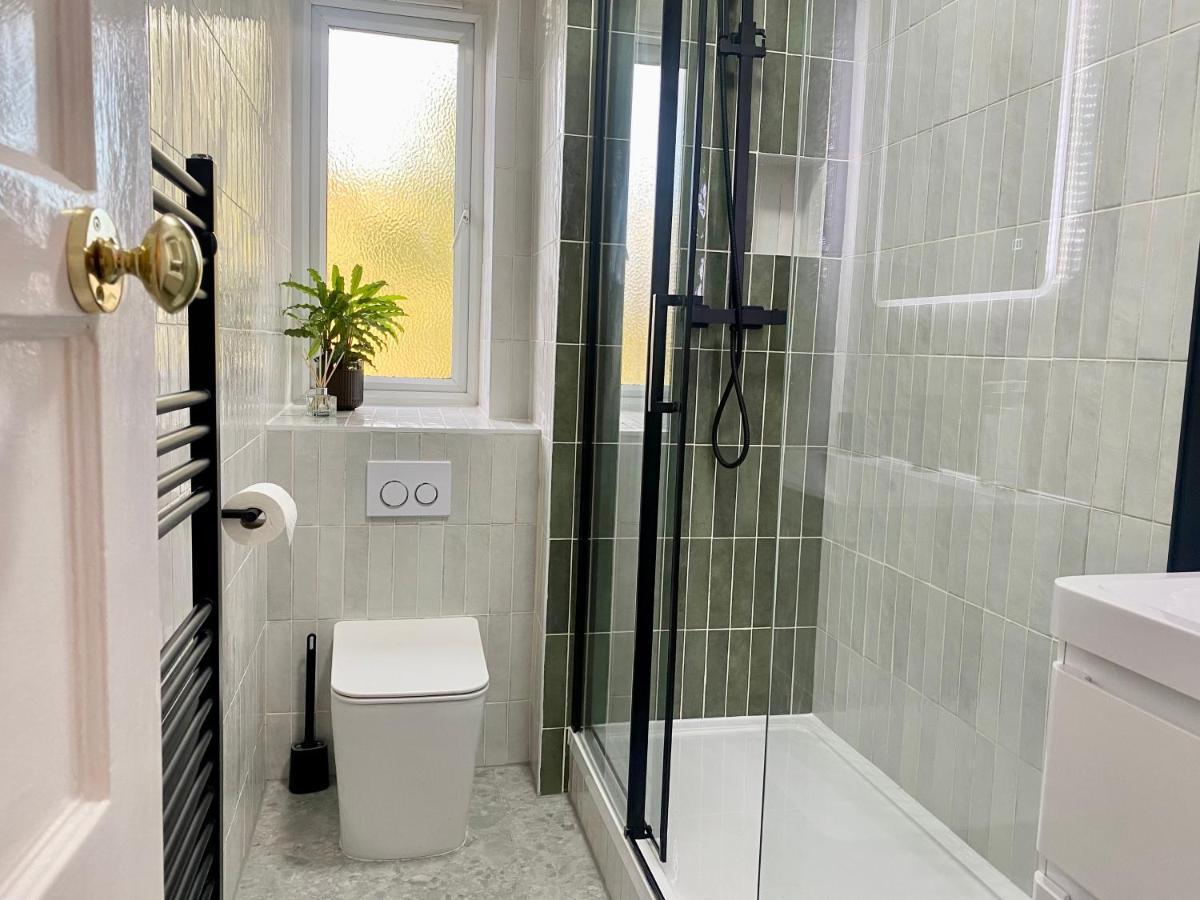 Newly Refurbished 2 Bedroom Apartment In South Londres Exterior foto